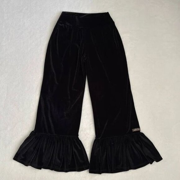 Matilda Jane Black Velour big ruffle pants, sz 6, GUC Made in Peru - Picture 1 of 1
